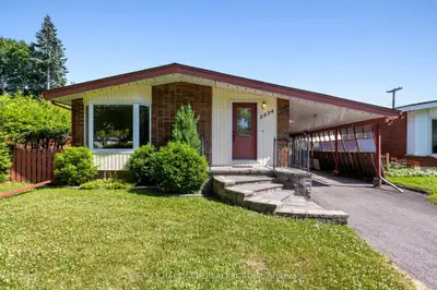 Detached in Elmvale Acres and Area