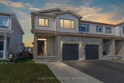 Att/Row/Townhouse in Kingston