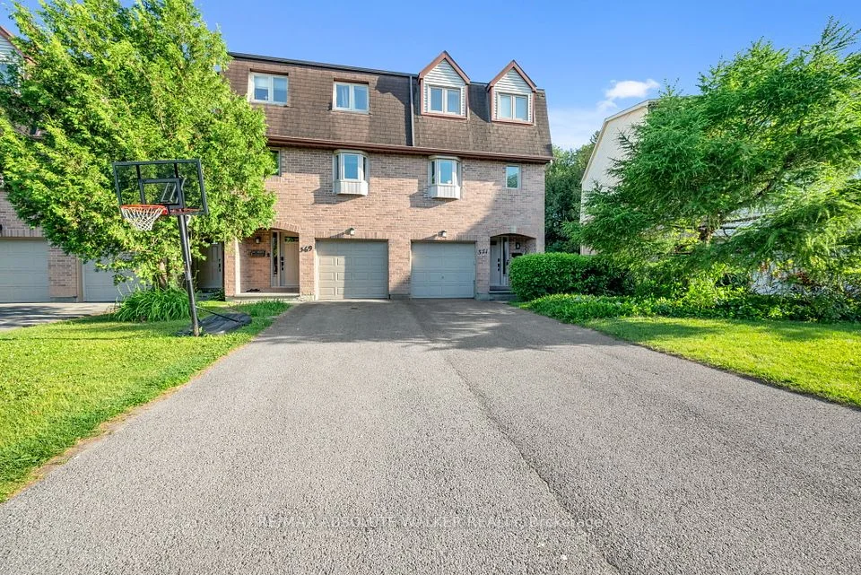 371 Pickford Drive 4, Kanata, ON K2L 3P3