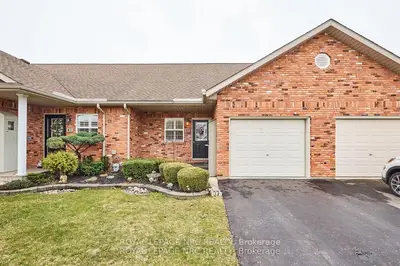 Att/Row/Townhouse in Port Colborne
