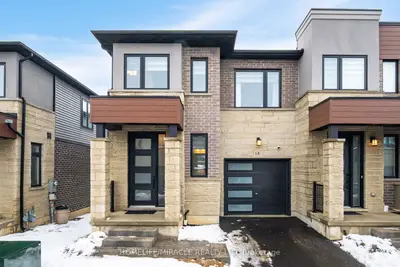 Att/Row/Townhouse in Hamilton