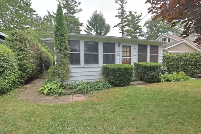 48 Hill Street, Lambton Shores, On N0m 1t0