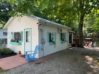 Detached in Bluewater