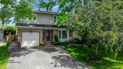 Detached in Orleans - Convent Glen and Area