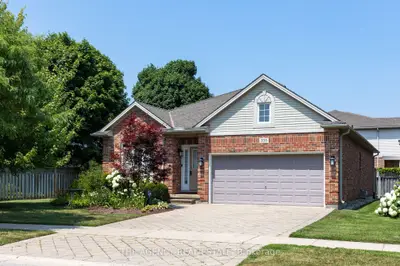 Detached Condo in London North