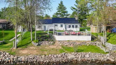 Detached in Tweed