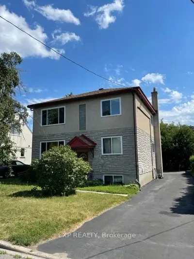 Triplex in Overbrook - Castleheights and Area