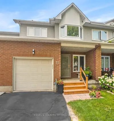 Att/Row/Townhouse in Hunt Club - South Keys and Area