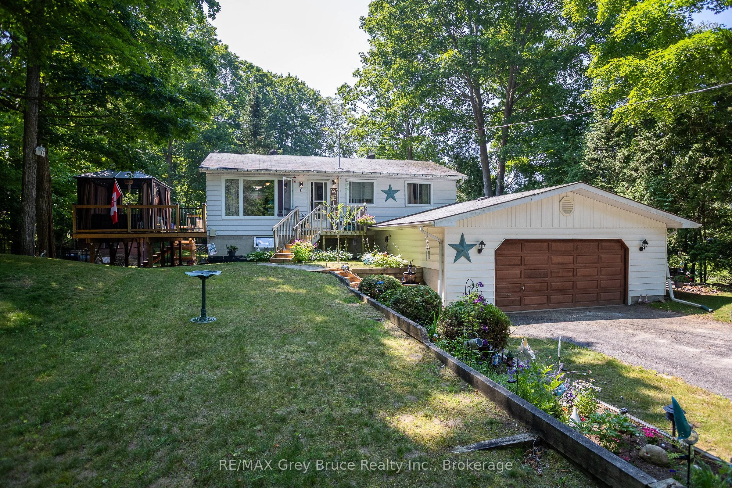 6 Jewel Bridge Road, South Bruce Peninsula, ON N0H 2G0