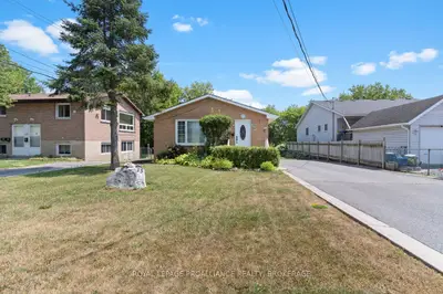 Detached in Kingston