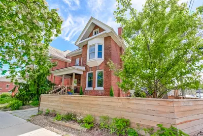 Detached in Brant