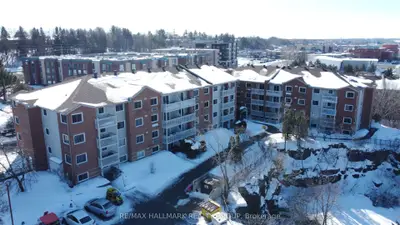 Condo Apartment in Orleans - Cumberland and Area
