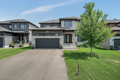 Detached in Russell