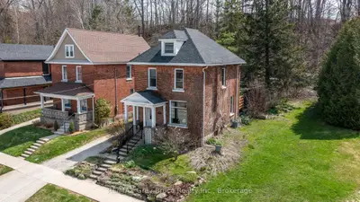 Detached in Owen Sound