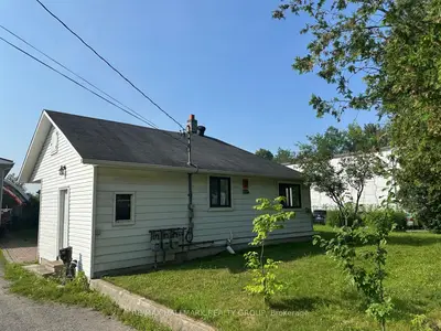 Detached in Blossom Park - Airport and Area