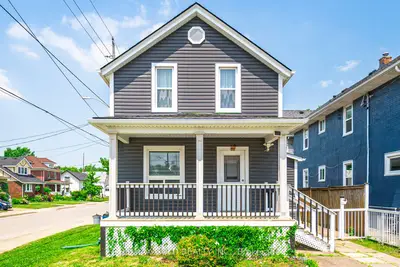 Detached in Niagara Falls