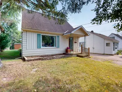 Detached in Owen Sound