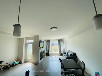 Att/Row/Townhouse in Blossom Park - Airport and Area