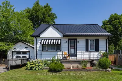 Detached in Frontenac