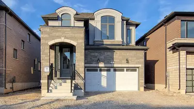 Detached in Woodstock