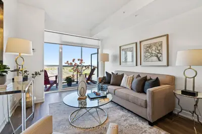 Condo Apartment in Grimsby