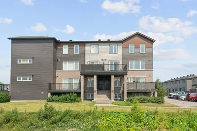 Condo Apartment in Barrhaven
