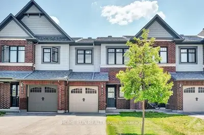 Att/Row/Townhouse in Kanata