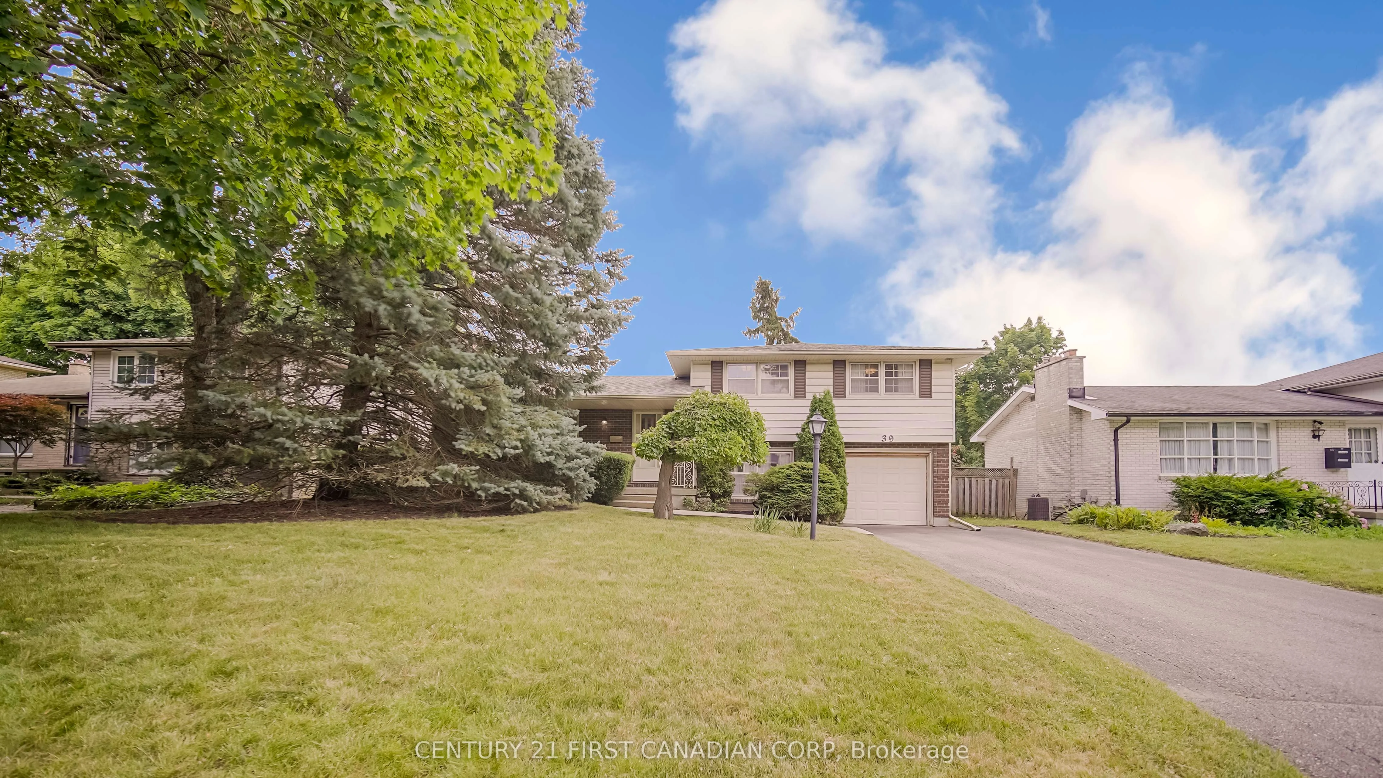 39 Torrington Crescent, London South, ON N6C 2V8