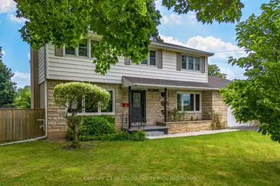 Detached in Owen Sound