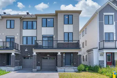 Att/Row/Townhouse in Barrhaven
