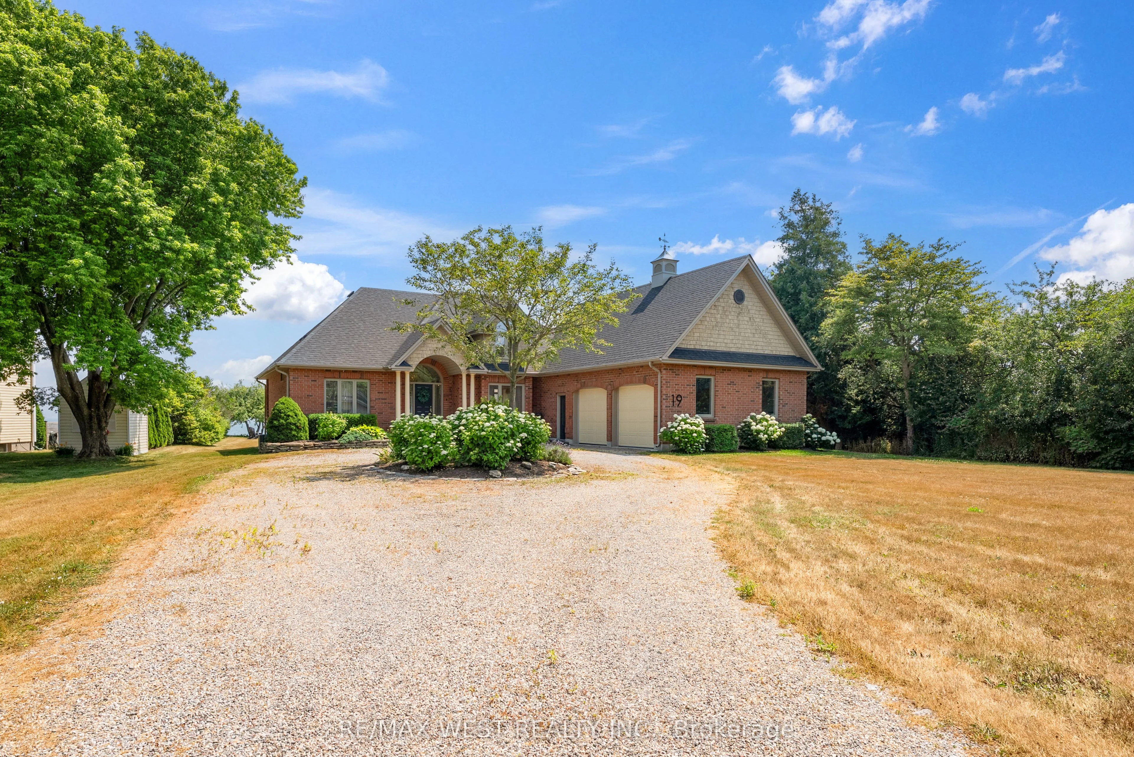 19 Skiff Cove Road, Prince Edward County, On K0k 3l0