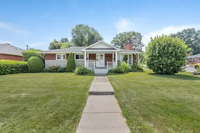 Detached in McKellar Heights - Glabar Park and Area