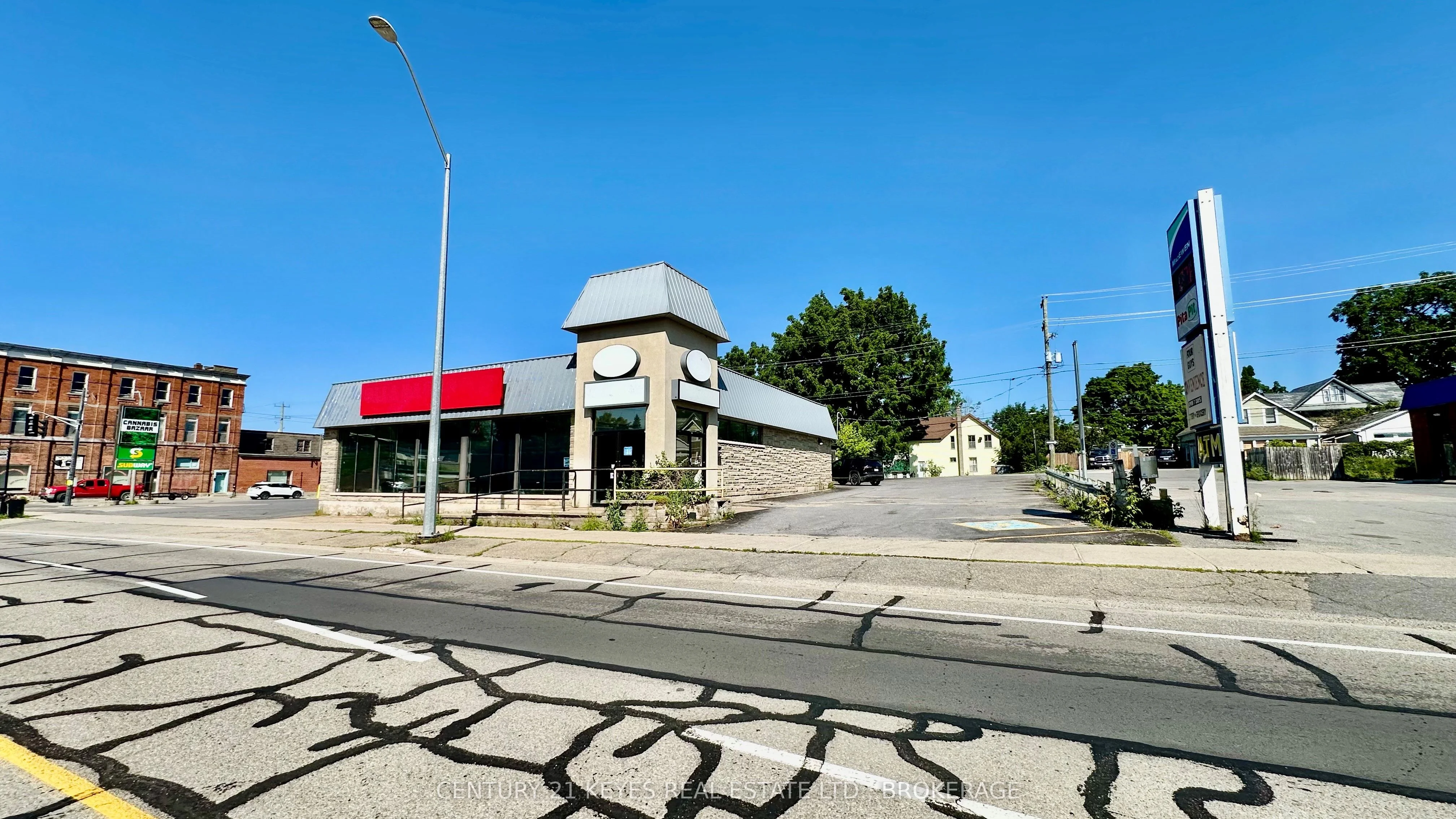 220 King Street E, Gananoque, On K7g 1g5