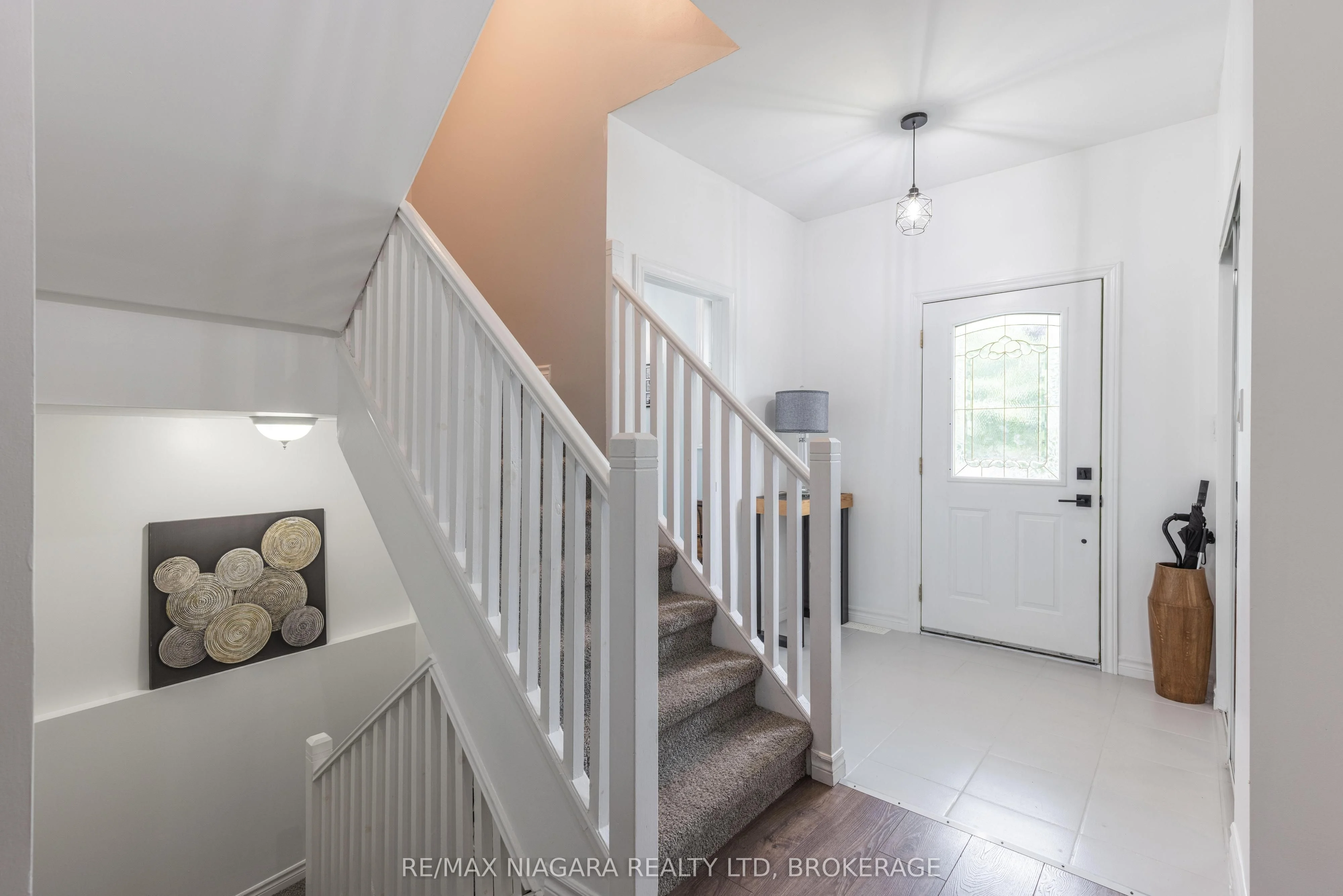203 Cambridge Road E, Fort Erie, ON L0S 1B0