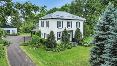 Detached in Huron East