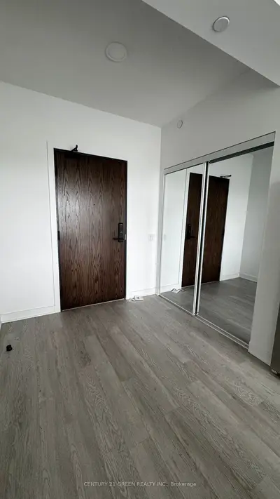 Condo Apartment in Hamilton