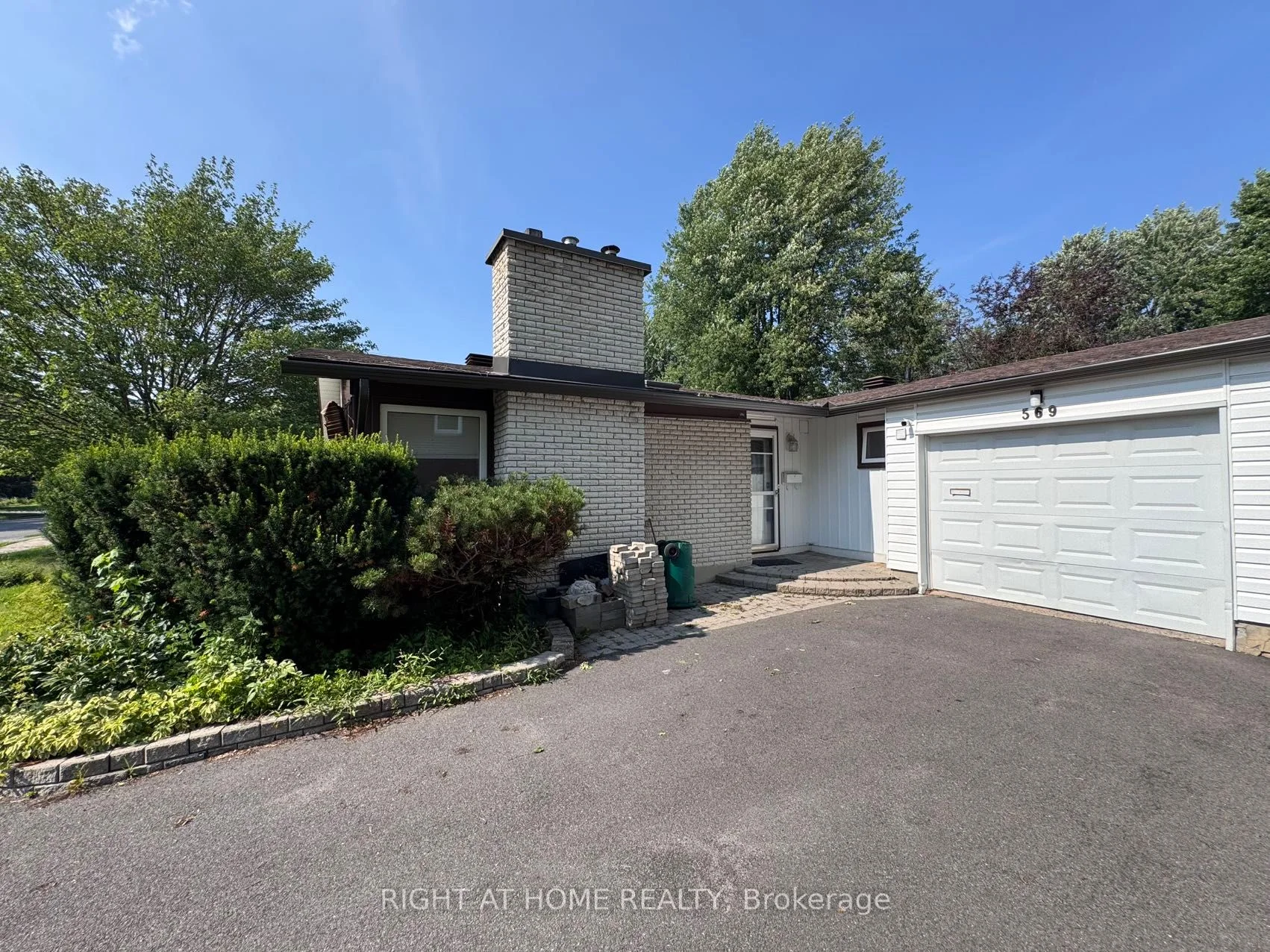 569 La Vérendrye Drive, Beacon Hill North - South and Area, ON K1J 7X3