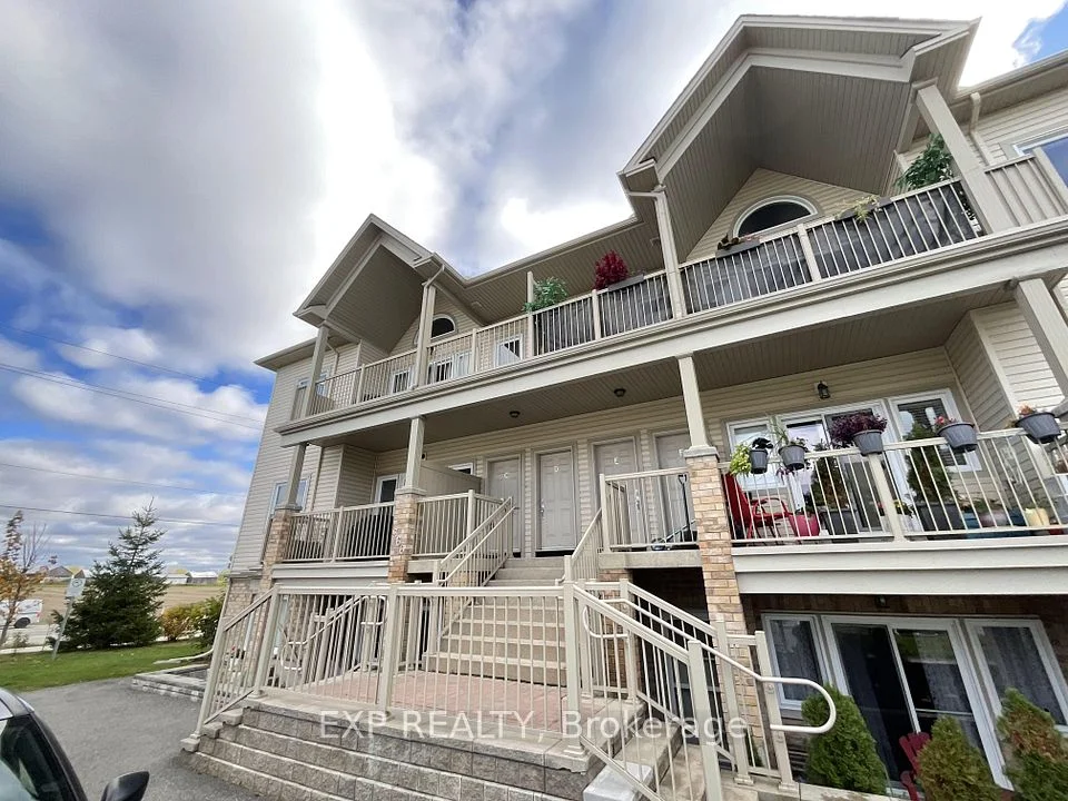 366 Wood Acres Grove C, Blossom Park - Airport and Area, ON K1T 0M7