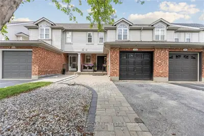 Att/Row/Townhouse in Cambridge