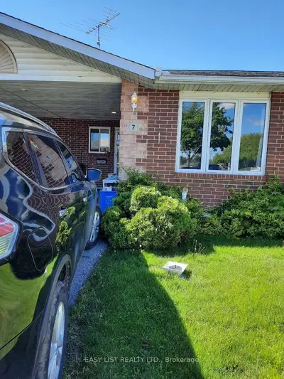 Condo Townhouse in Windsor