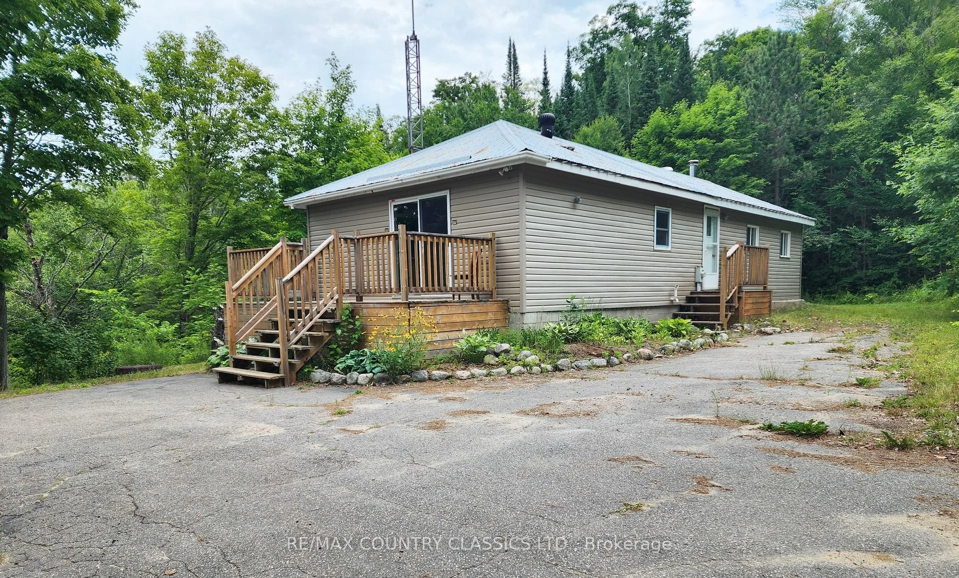 9 Pritchard Road, Hastings Highlands, ON K0J 1L0