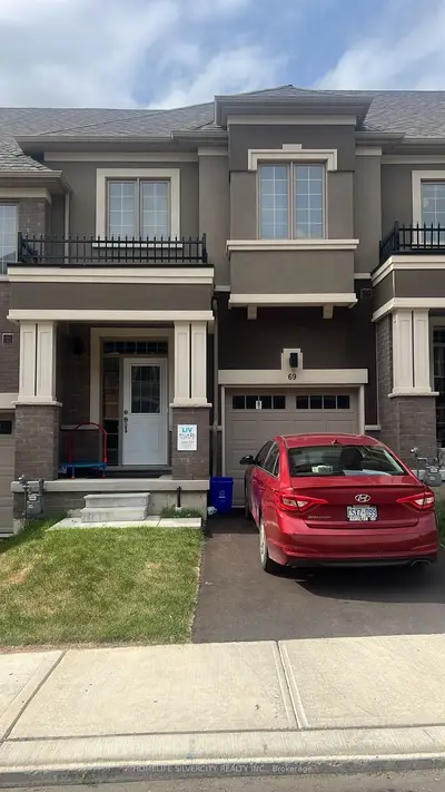 Att/Row/Townhouse in Brantford