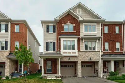 Att/Row/Townhouse in Hamilton