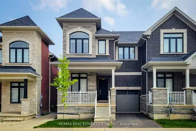 Att/Row/Townhouse in Hamilton