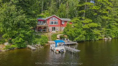 Detached in South Algonquin