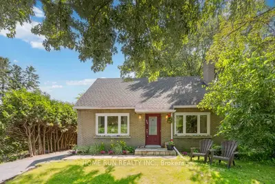 Detached in Alta Vista and Area