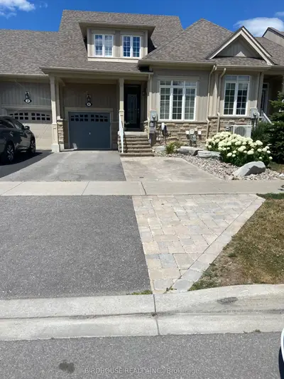Att/Row/Townhouse in Kawartha Lakes