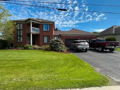 Detached in Casselman