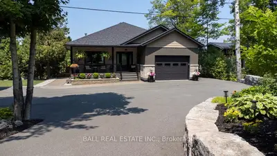Detached in Marmora and Lake