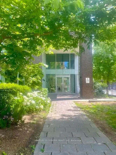 Condo Apartment in West Centre Town